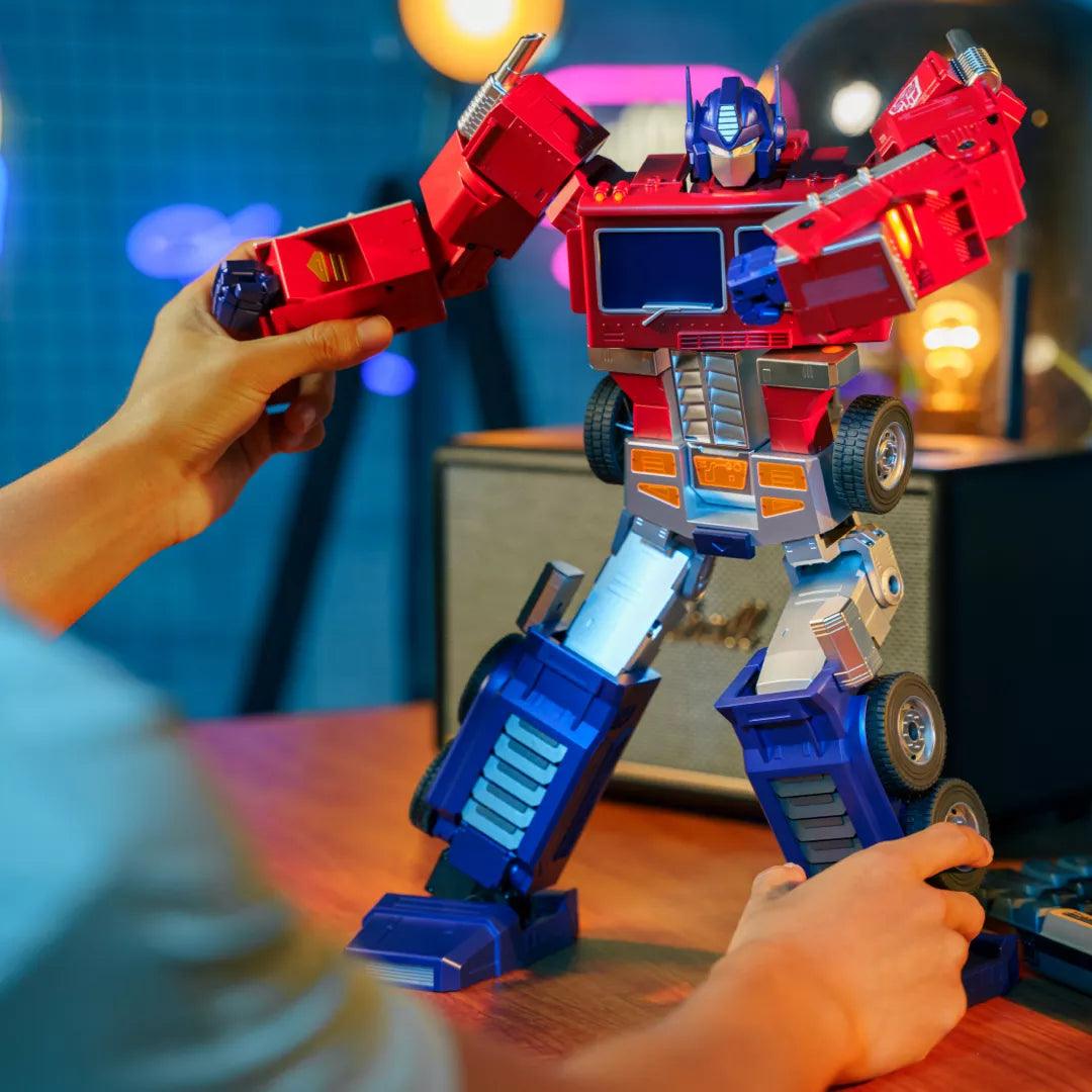 Elite Optimus Prime Auto-converting Robot - US Robosen