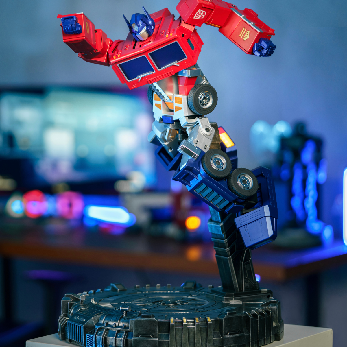 Elite Optimus Prime Bundle with AI Base